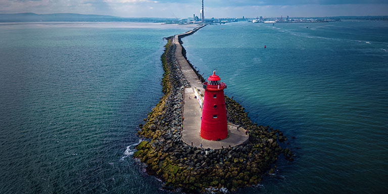 Image of lighthouse in Ireland